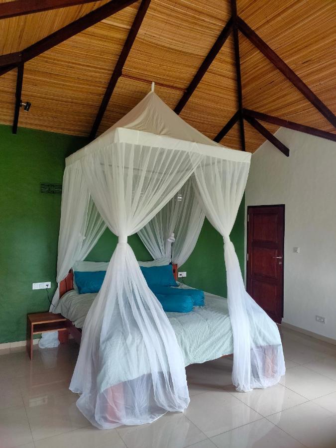 Ilasan Cottage. Tomohon Екстер'єр фото