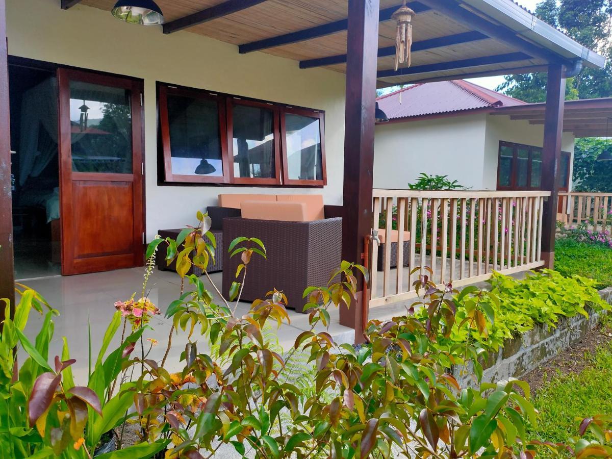 Ilasan Cottage. Tomohon Екстер'єр фото
