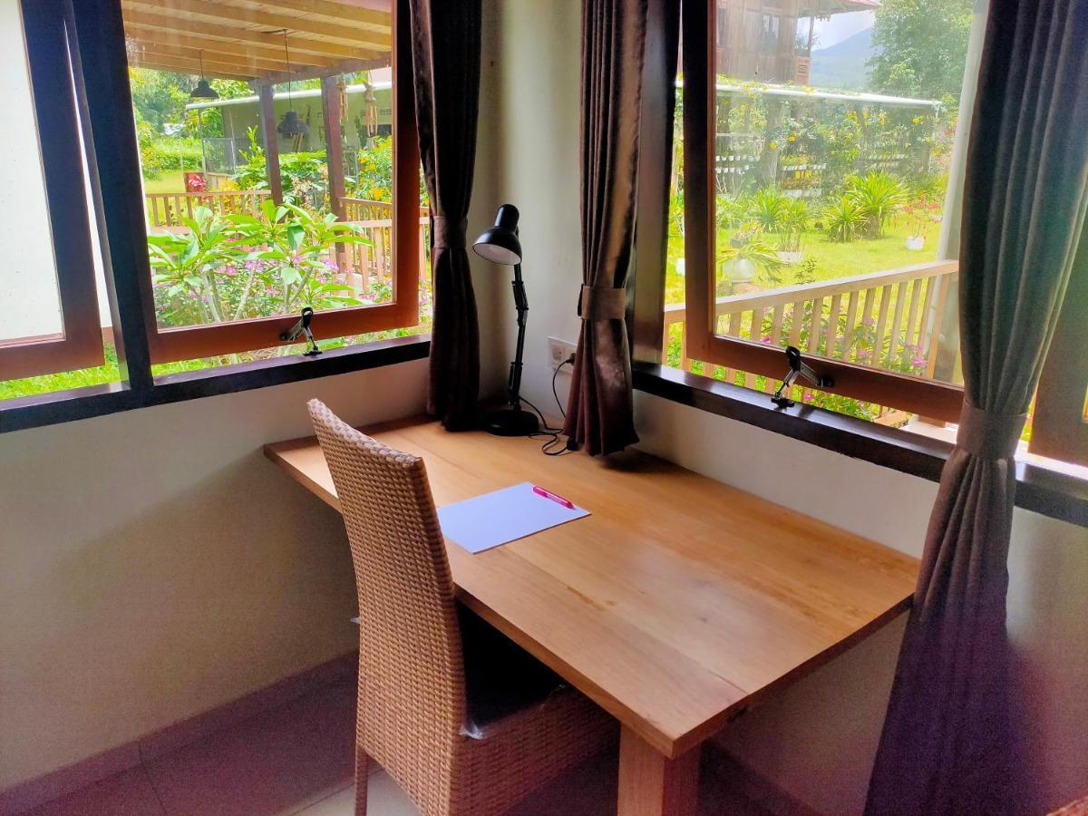 Ilasan Cottage. Tomohon Екстер'єр фото