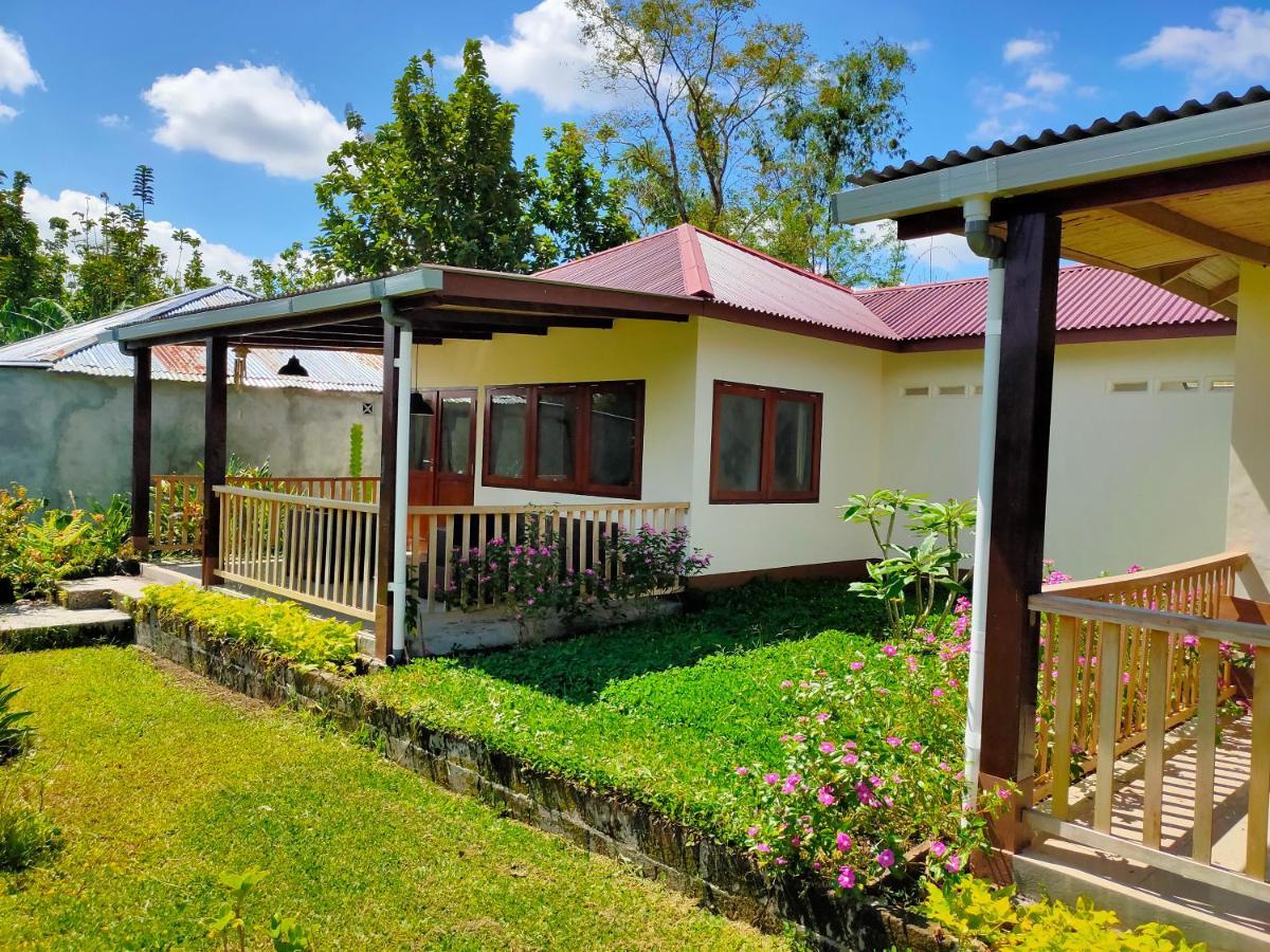 Ilasan Cottage. Tomohon Екстер'єр фото