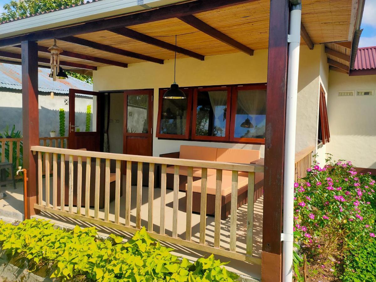 Ilasan Cottage. Tomohon Екстер'єр фото