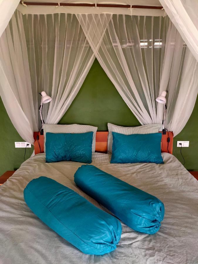 Ilasan Cottage. Tomohon Екстер'єр фото